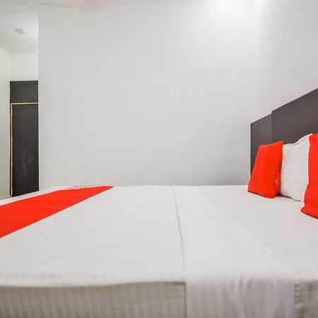 Oyo 43505 Hotel The White House Hisār Екстериор снимка
