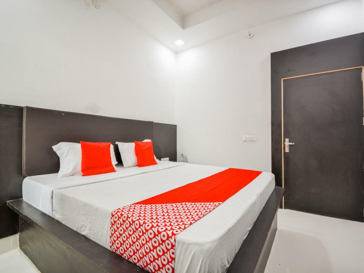 Oyo 43505 Hotel The White House Hisār Екстериор снимка