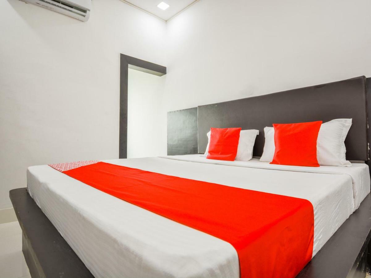 Oyo 43505 Hotel The White House Hisār Екстериор снимка