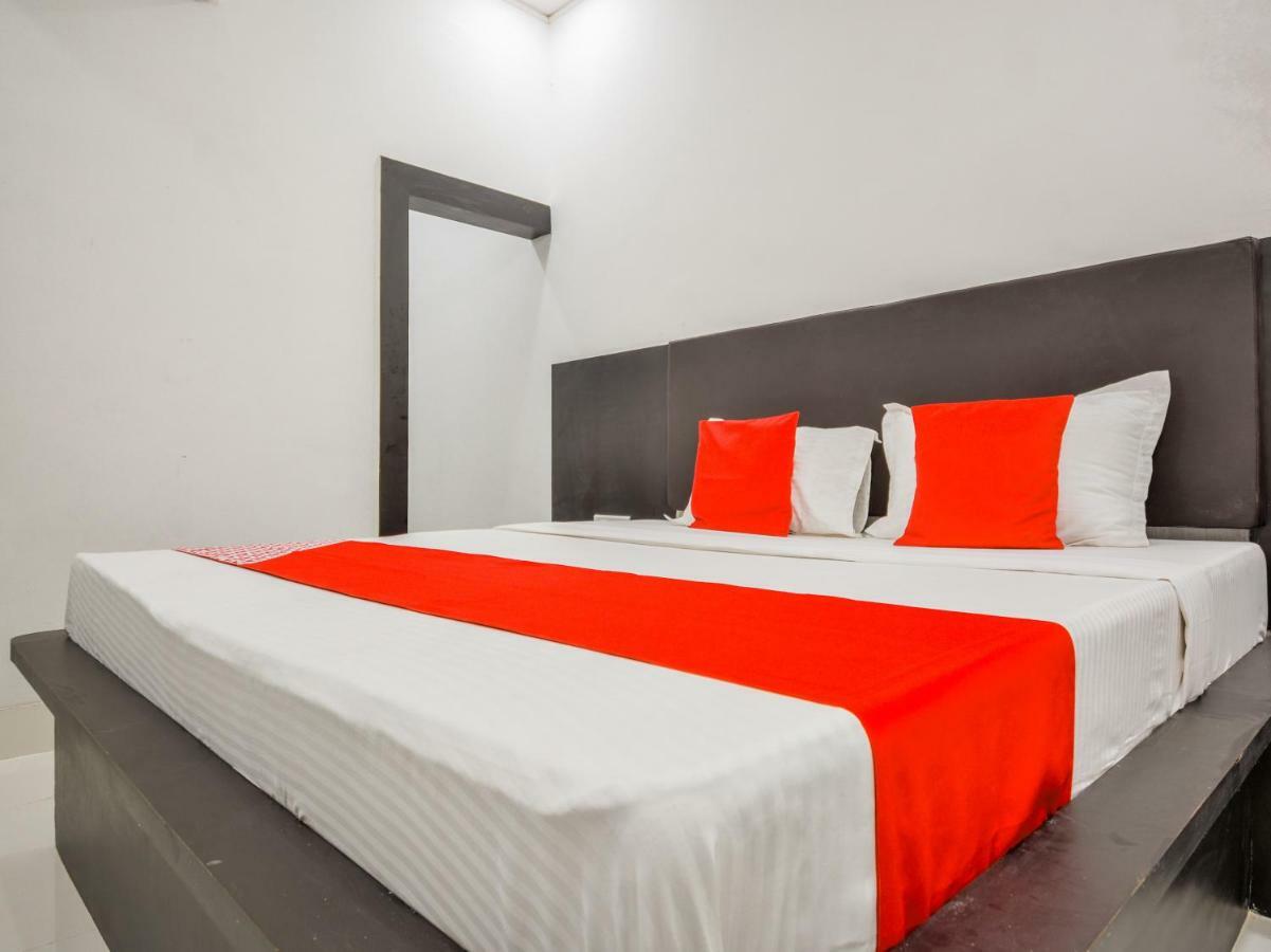 Oyo 43505 Hotel The White House Hisār Екстериор снимка