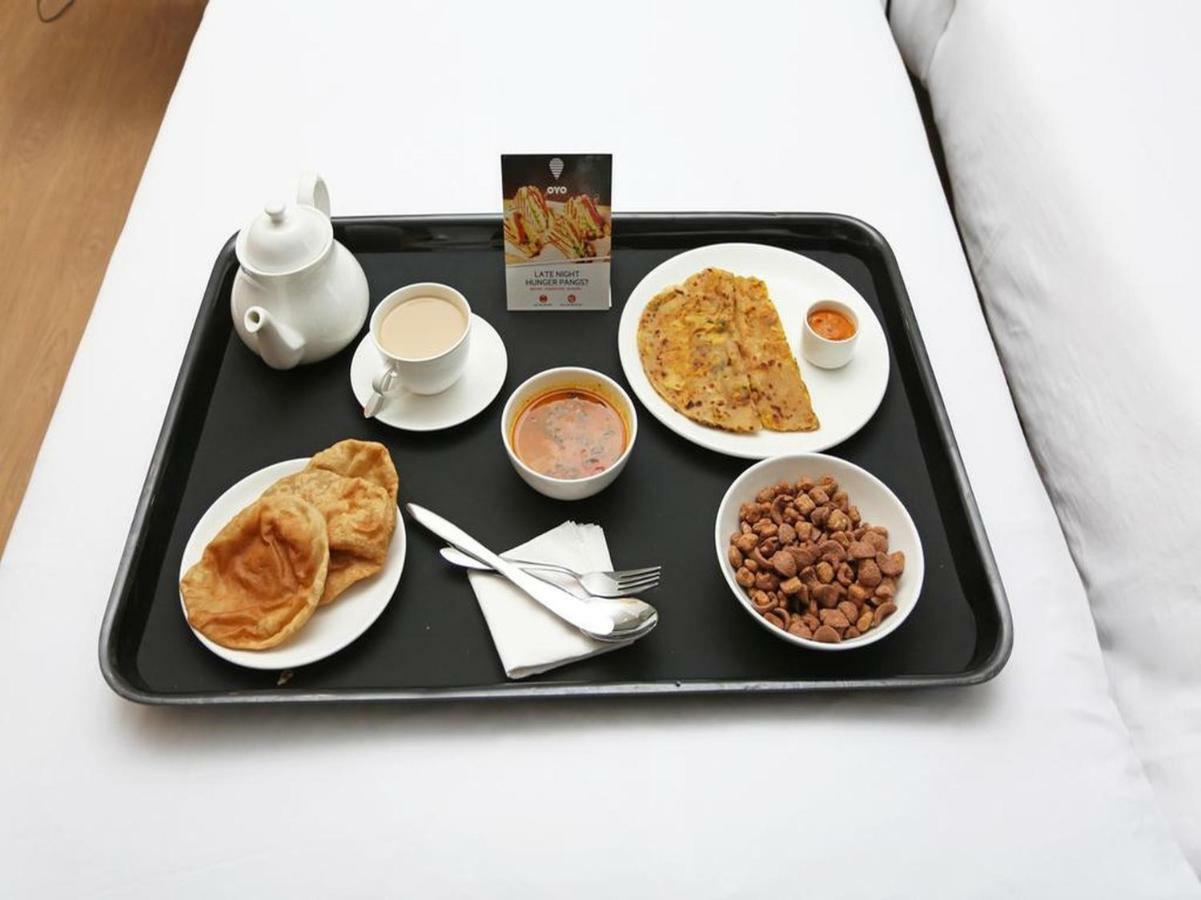 Oyo 43505 Hotel The White House Hisār Екстериор снимка