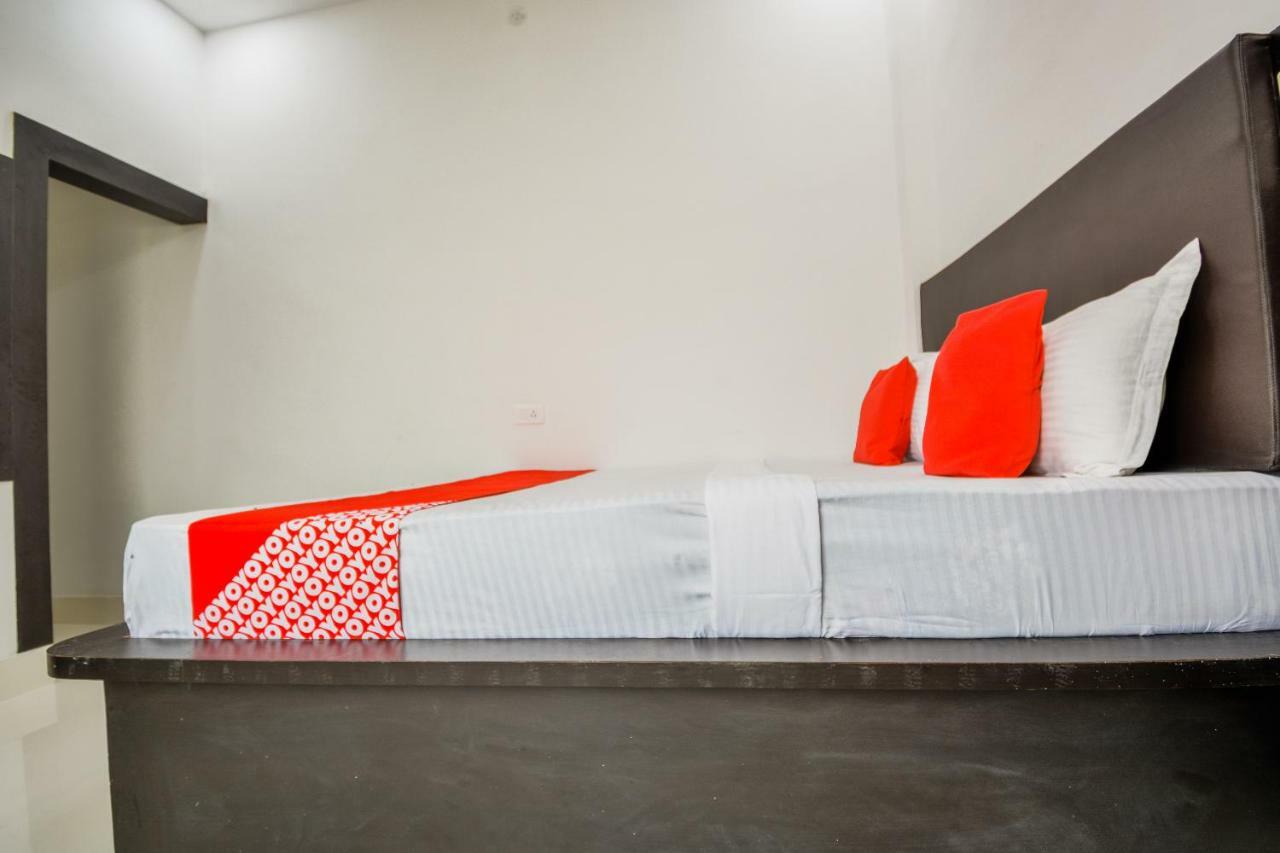 Oyo 43505 Hotel The White House Hisār Екстериор снимка