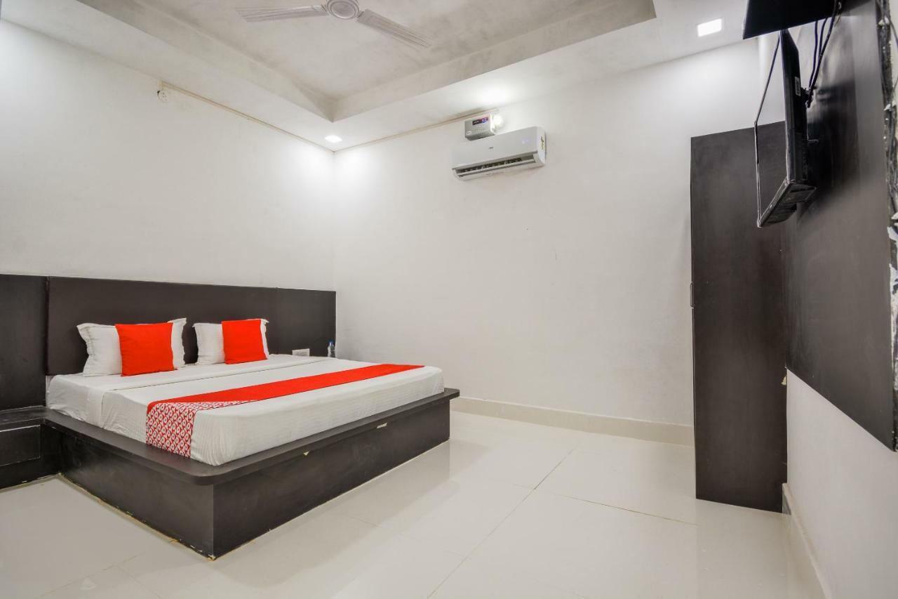 Oyo 43505 Hotel The White House Hisār Екстериор снимка