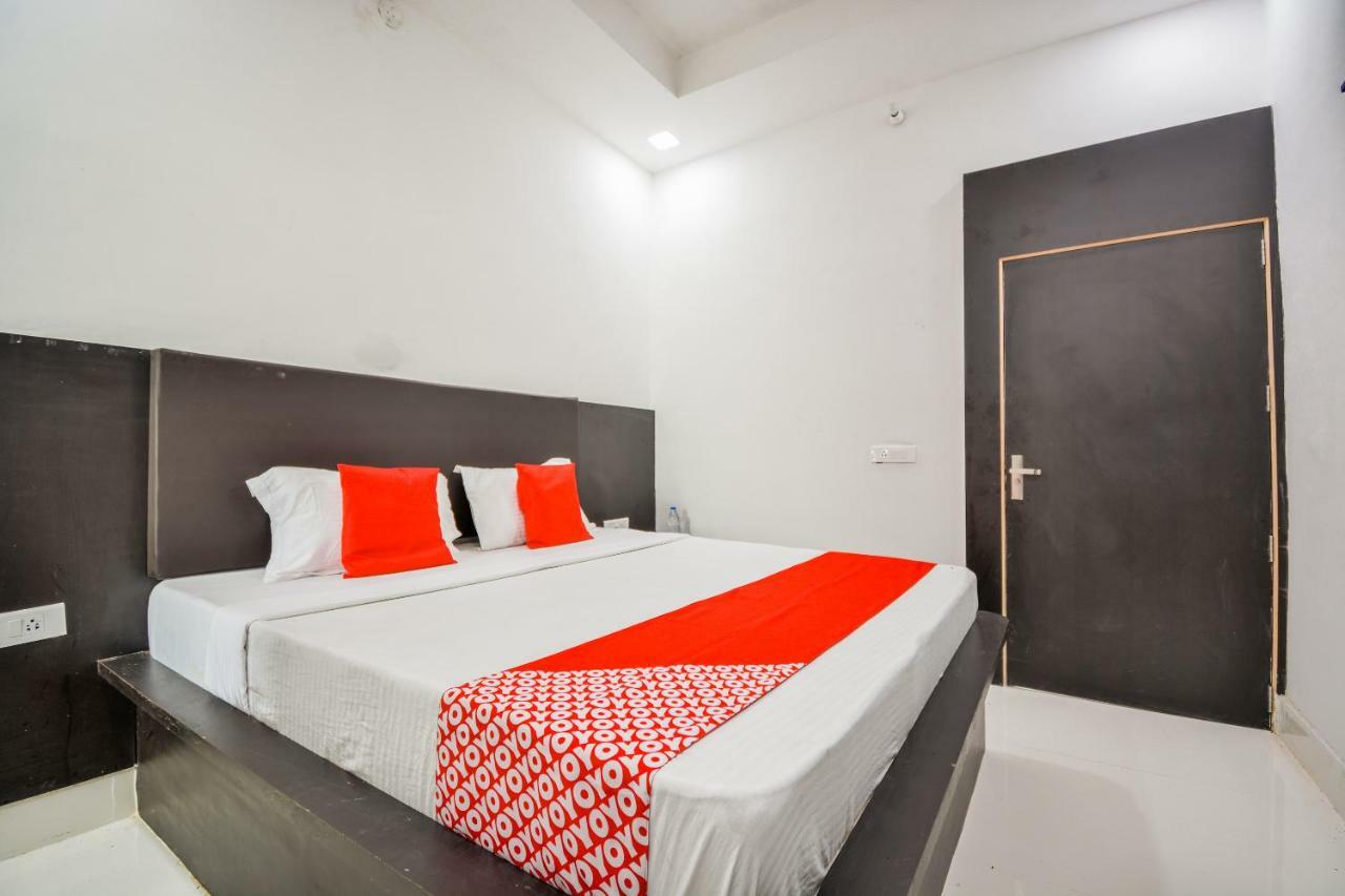 Oyo 43505 Hotel The White House Hisār Екстериор снимка