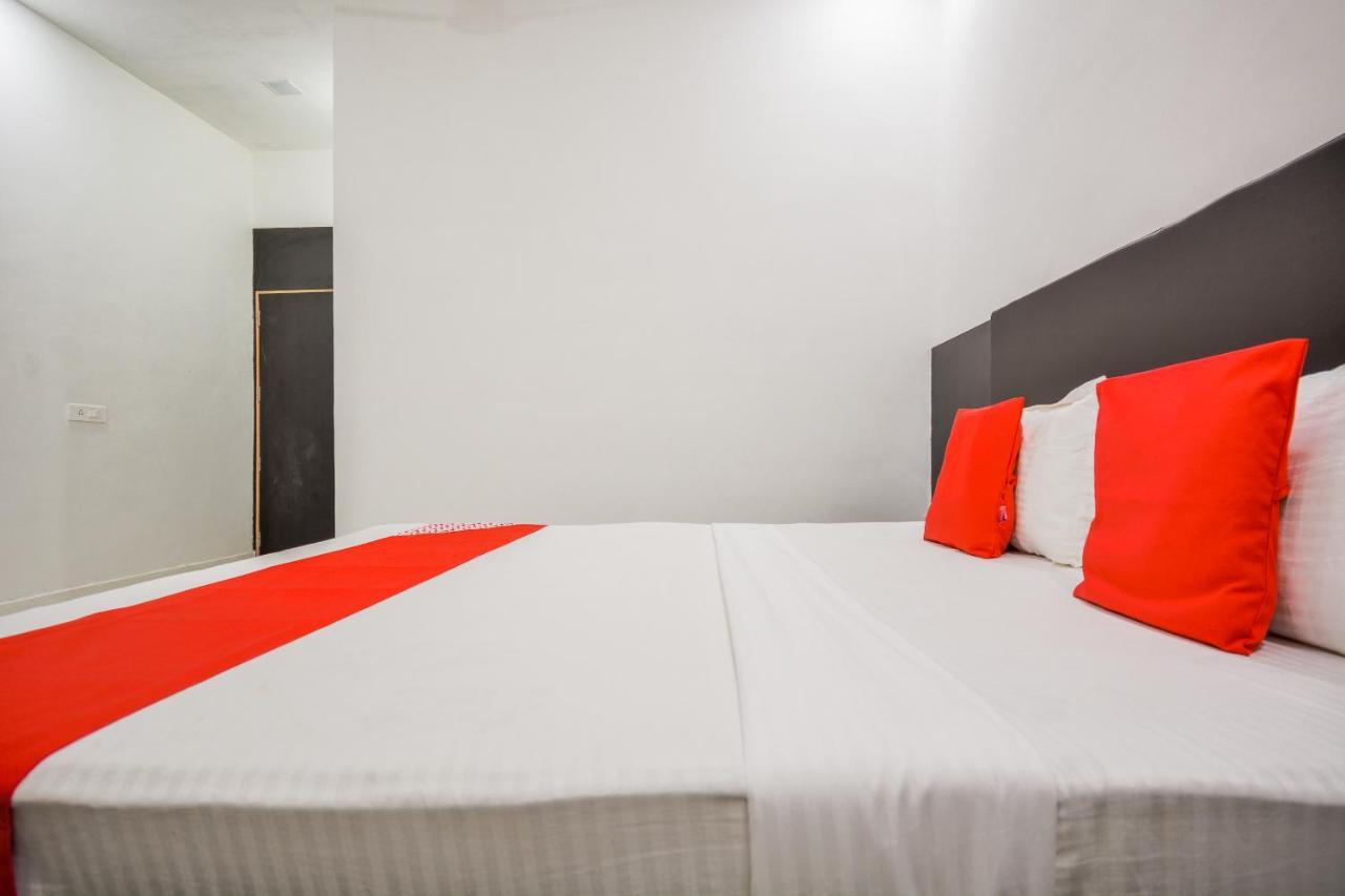 Oyo 43505 Hotel The White House Hisār Екстериор снимка