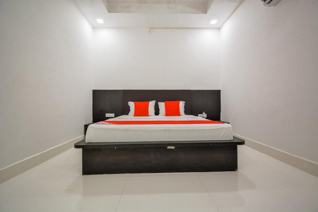 Oyo 43505 Hotel The White House Hisār Екстериор снимка